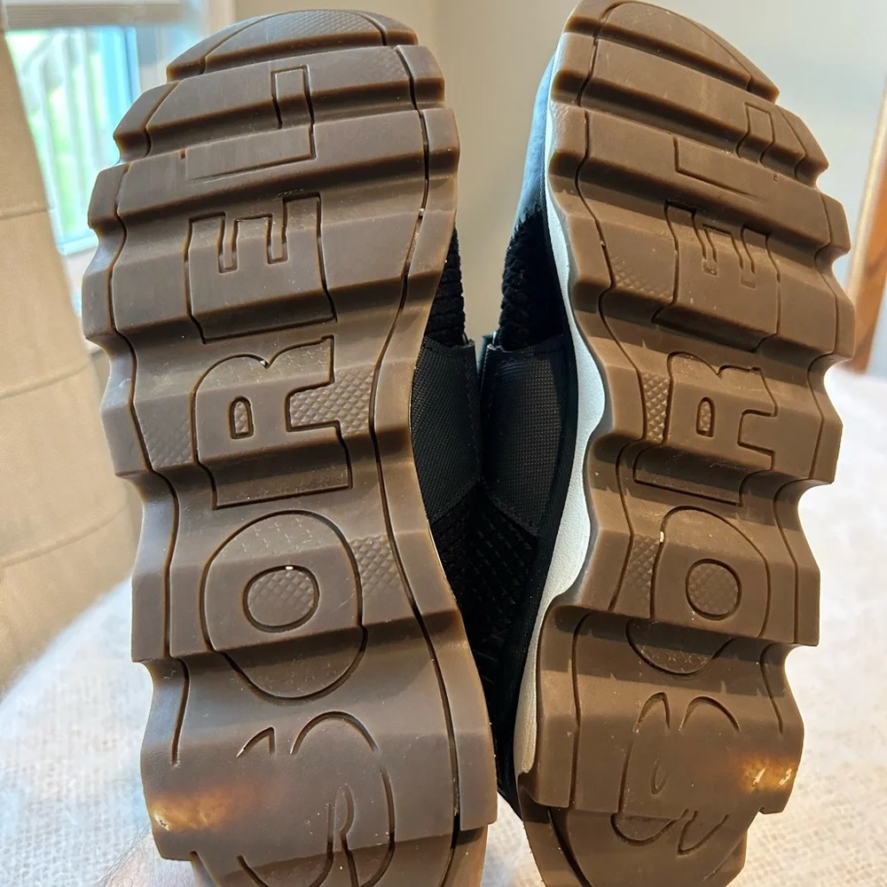 Sorel sneakers size 7.5